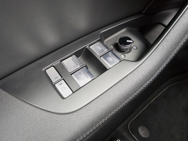 10-Male-68b9504db830e.jpg